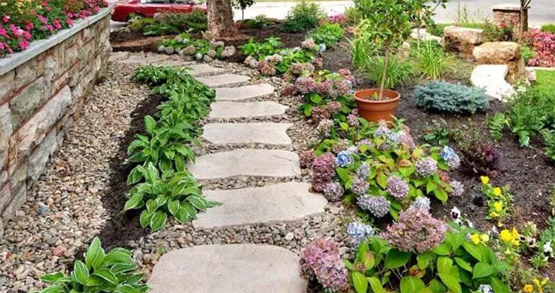 Những sai lầm nên tránh khi thiết kế bồn hoa trước nhà